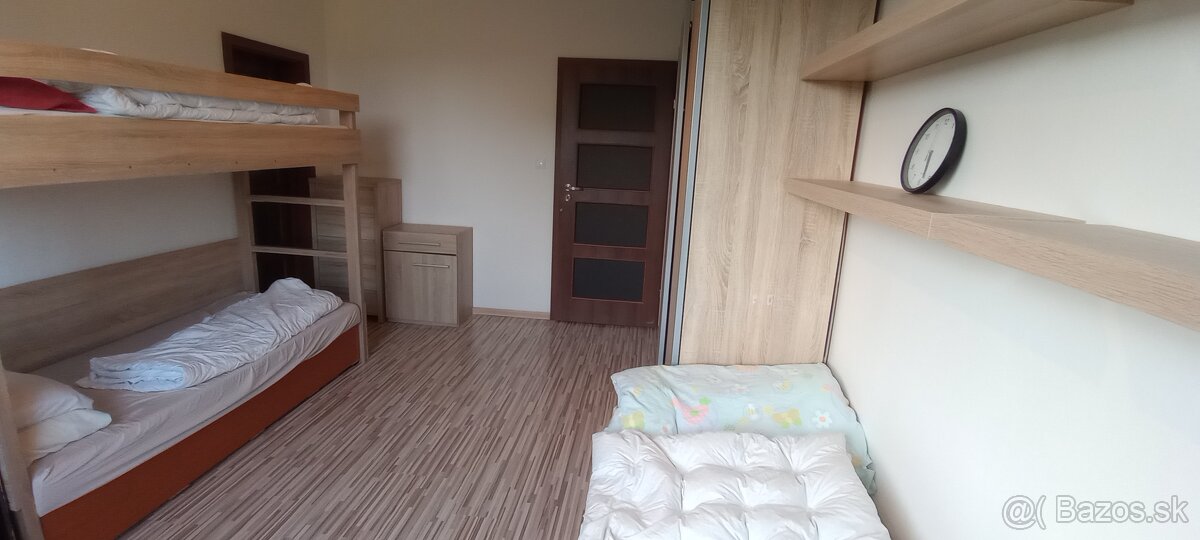 3 izbový zariadený byt v Radvani na prenájom