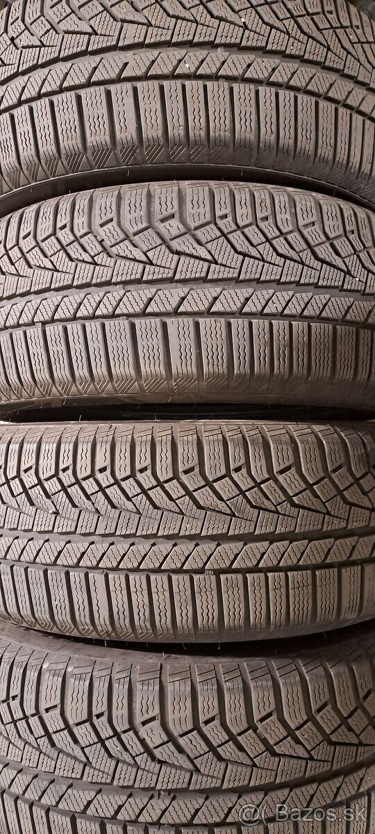 Predám 4ks slušné zimné 215/55r17-98V Sailun