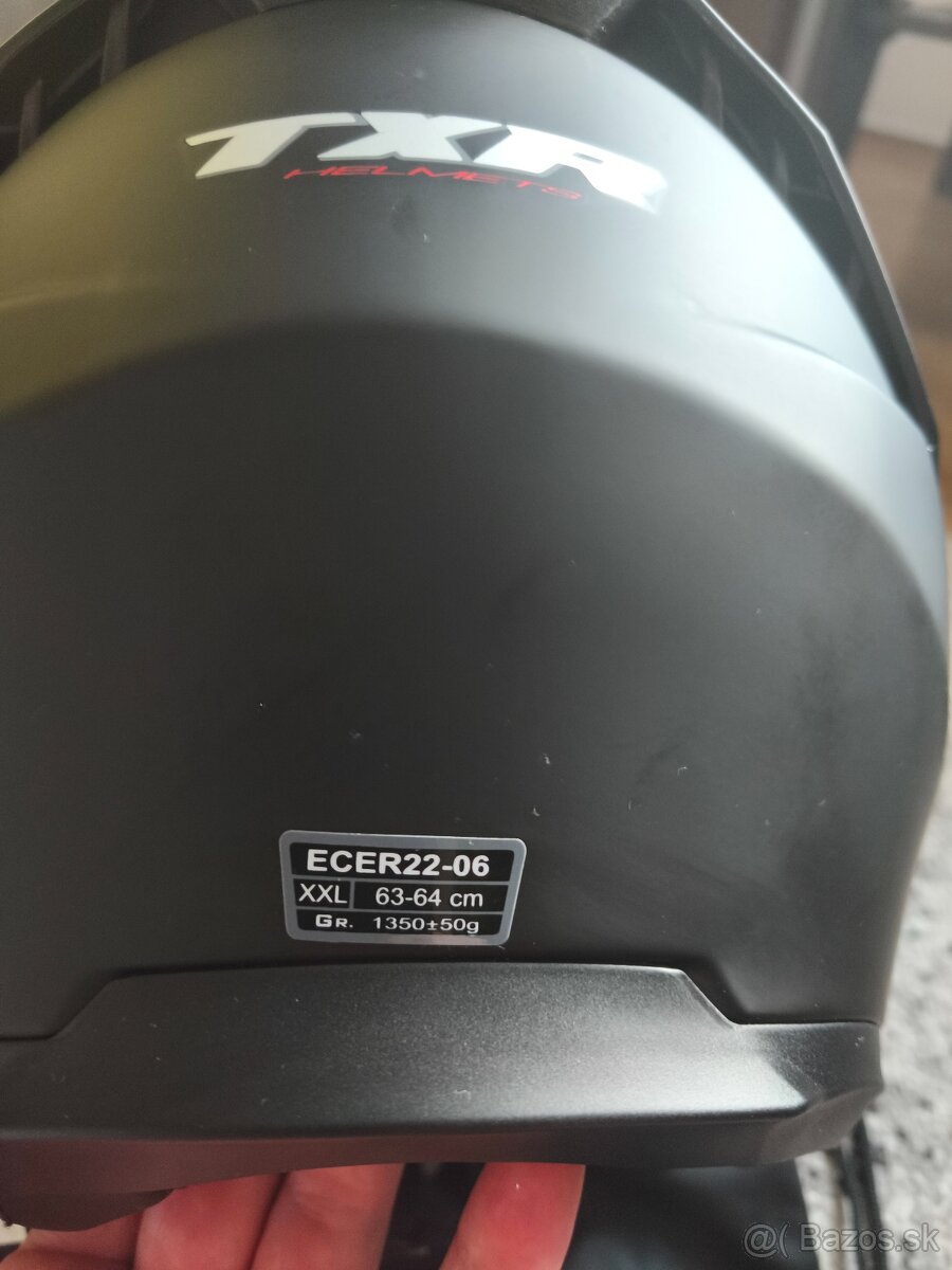 Predám prilbu na skútra