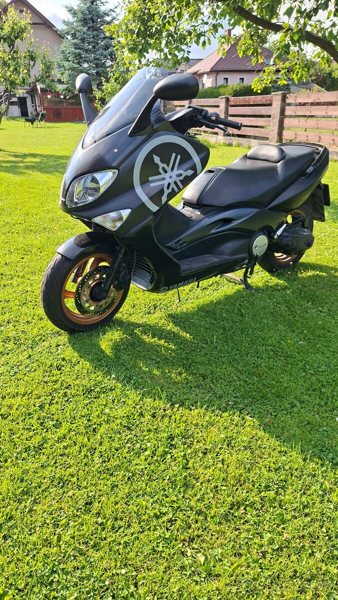 Predam skuter yamaha tmax 500