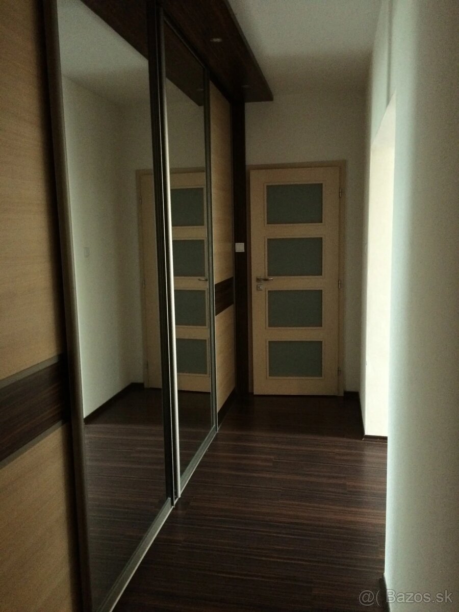 Na prenájom veľký 2izb byt -Most pri Bratislave