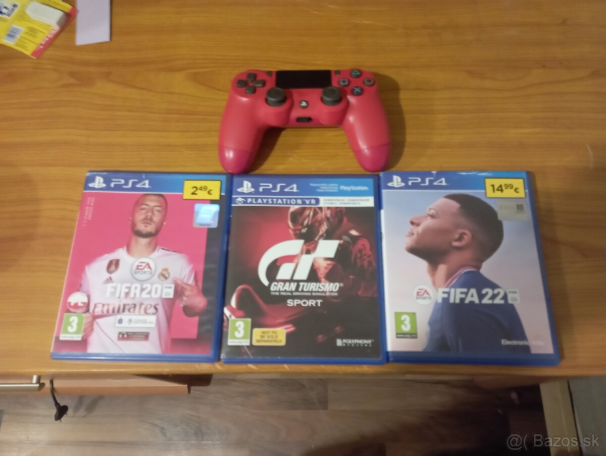 Ovládač na PS4 + 3 hry