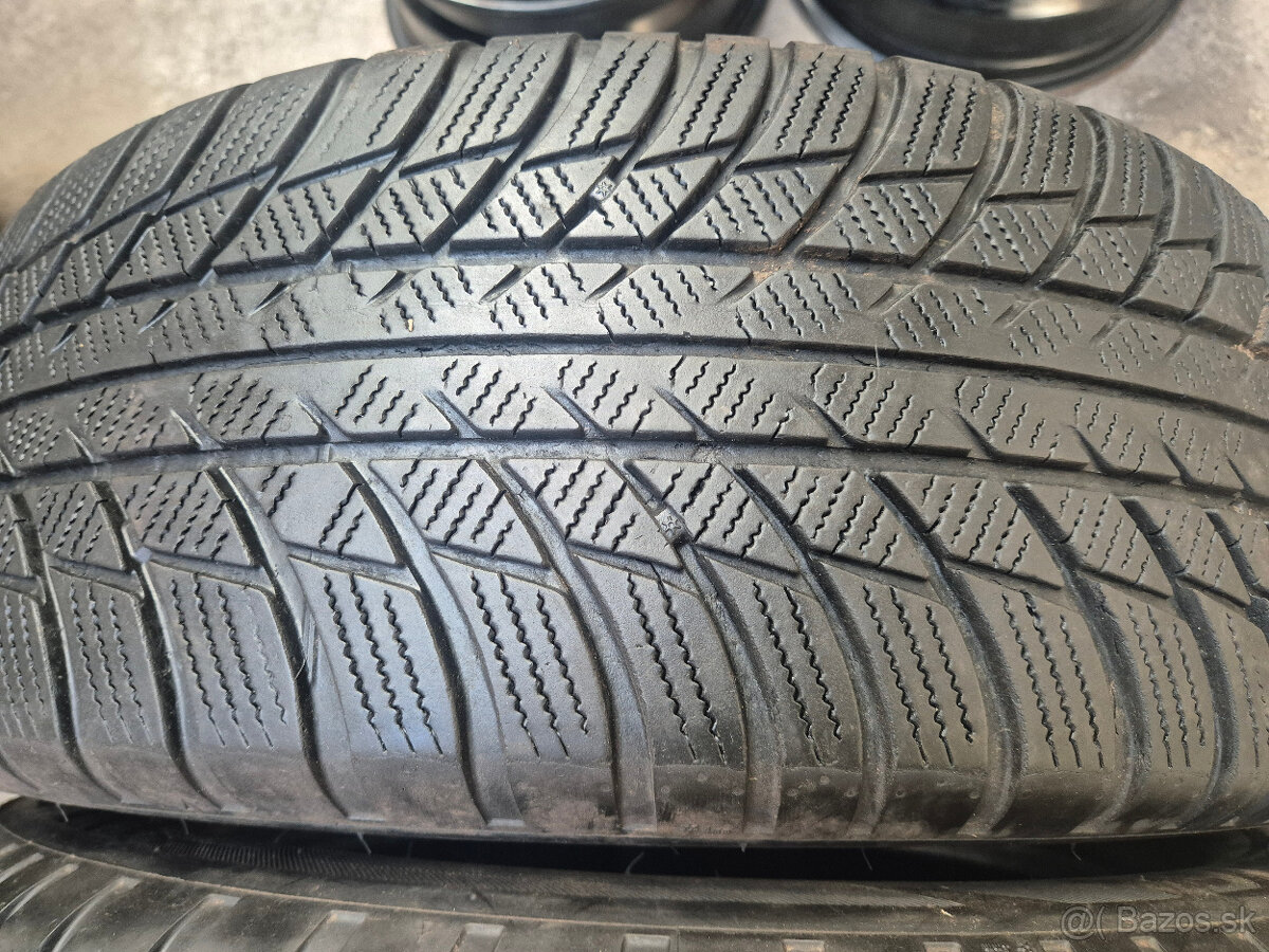 205/60 r16 zimné 4 ks BRIDGESTONE dezén 6,6 - 5,9 mm