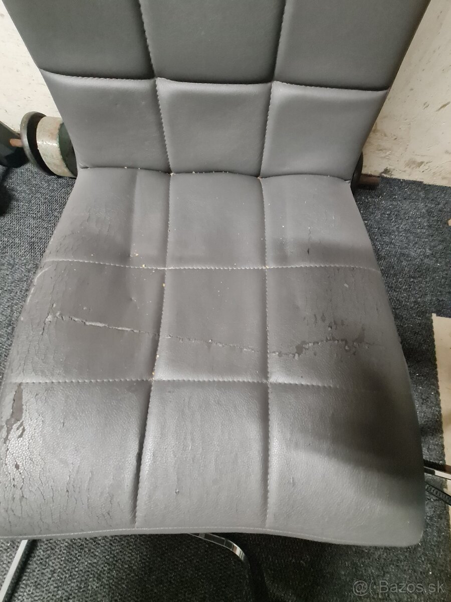 Kuchynské stoličky