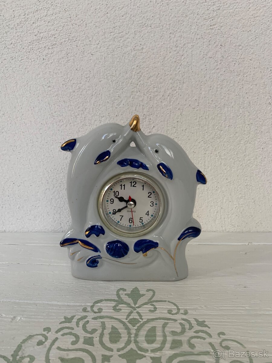 Biele porcelánové hodiny Quartz