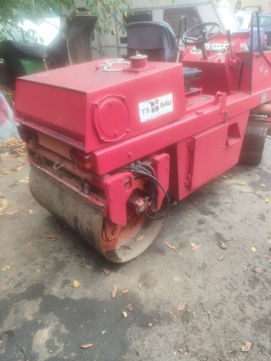 Vibračni valec HAMM