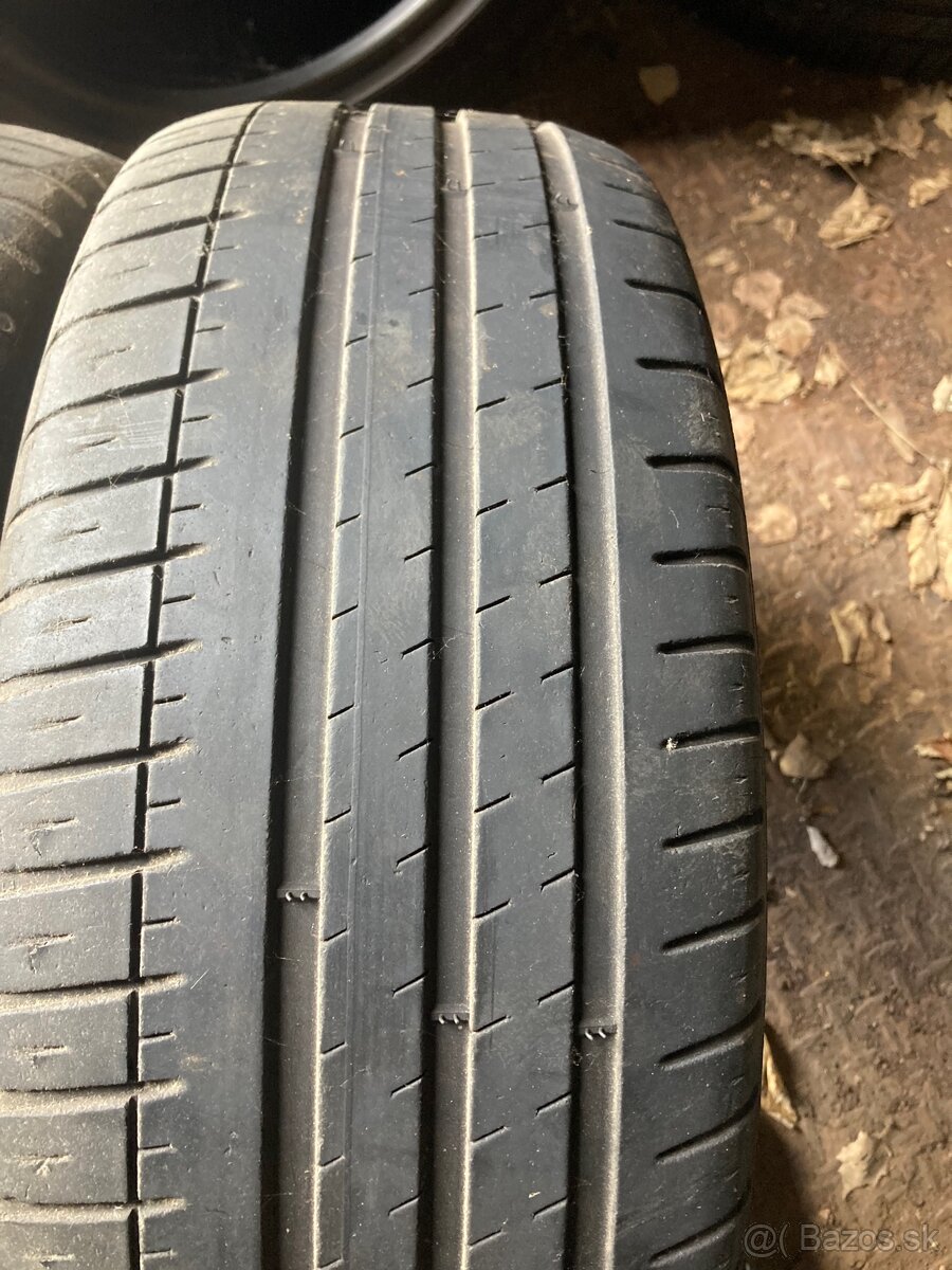 215/45R18 letne