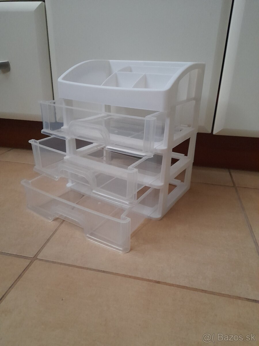 Organizater uplne nove a ine