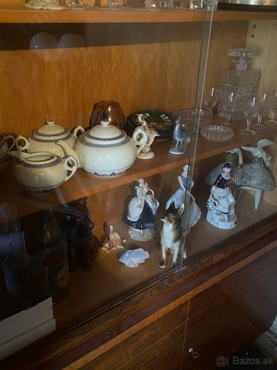 Royal dux a iné