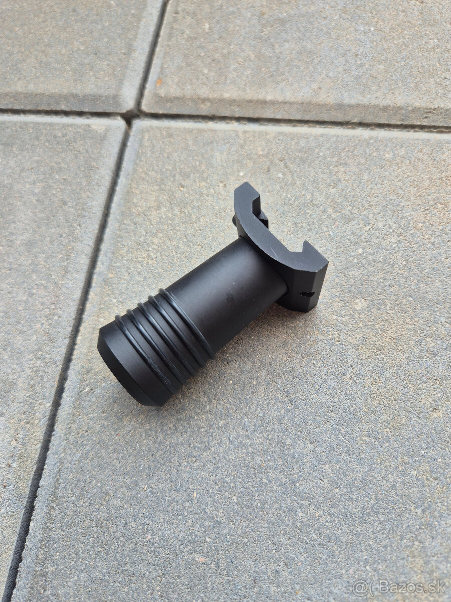 Predam foregrip / rucku