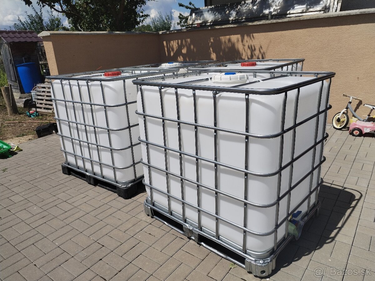 1000L nádrž IBC