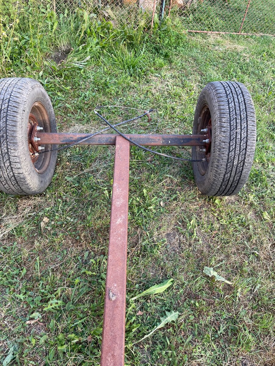 Vlečka náprava sklapač