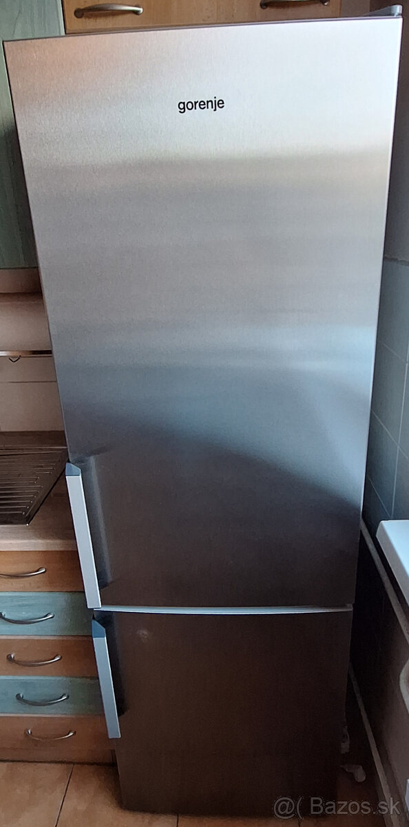 Predám kombinovanú chladničku Gorenje RK6192AX Nerez, A++