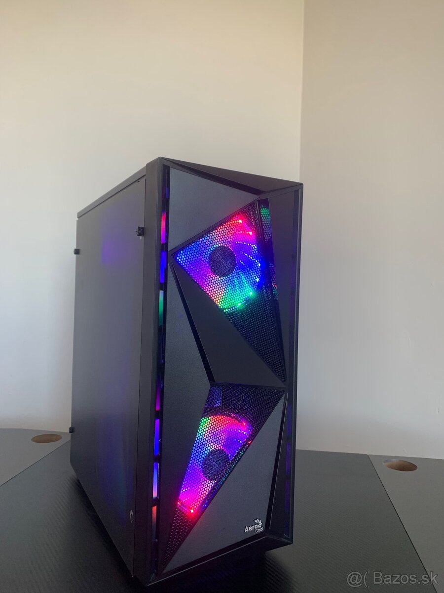 Predám výkonný počítač pripravený na hry aj prácu – ber, kým