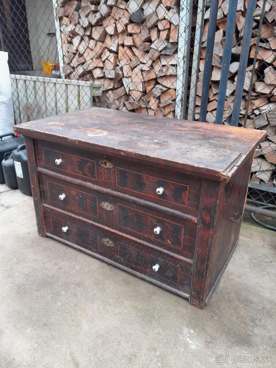 Predám peknu truhlicu zo šuplíkom