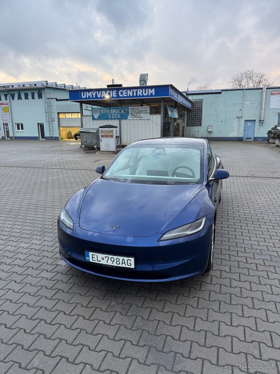 Tesla Model 3 Highland, biely interier, EAP autopilot