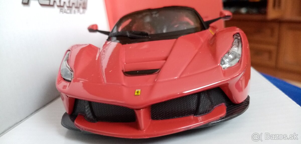 La Ferrari 1:24 Burago