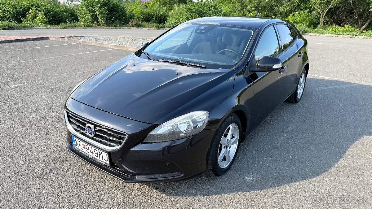 Volvo V40 D2