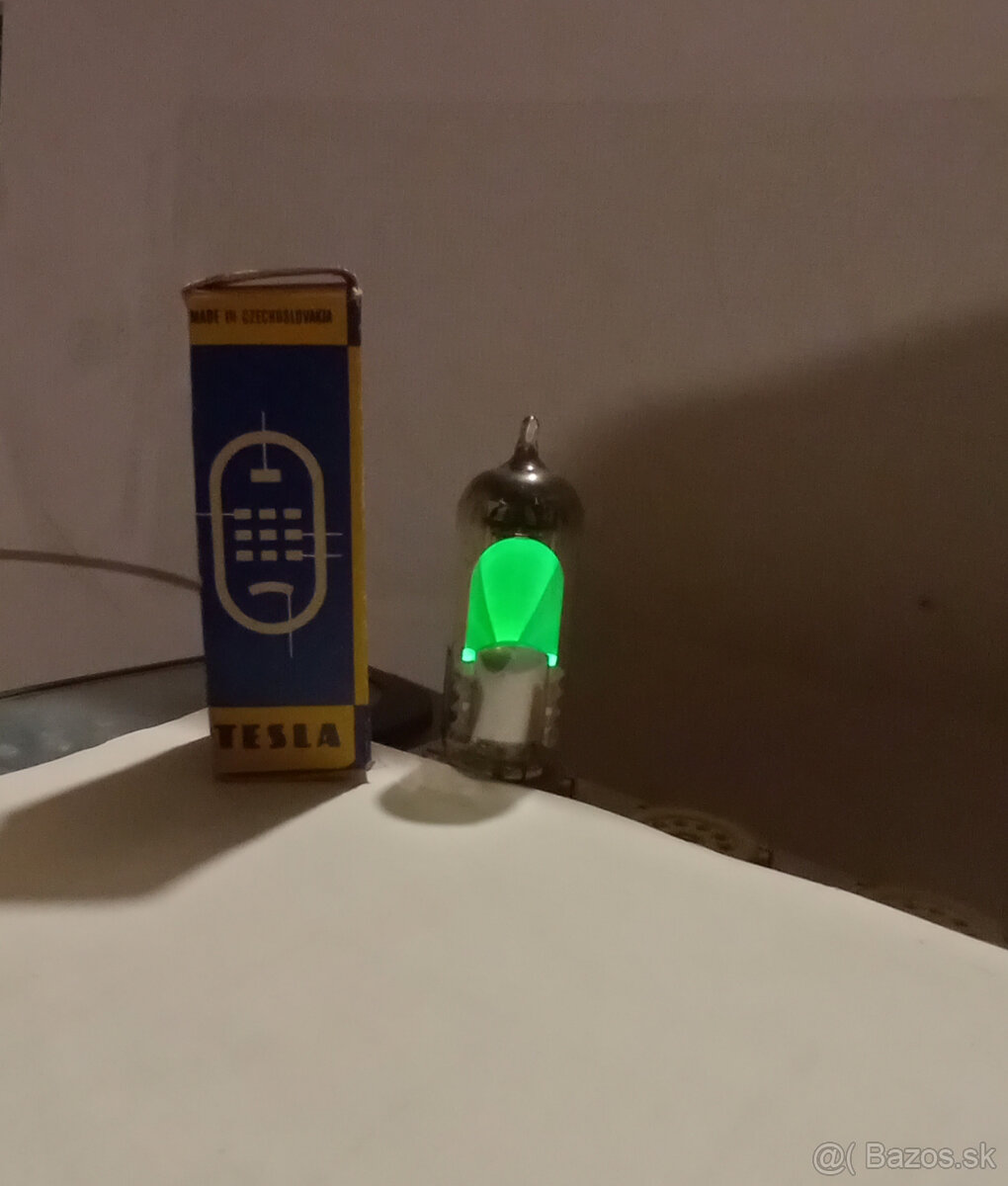 Elektrónky EM80