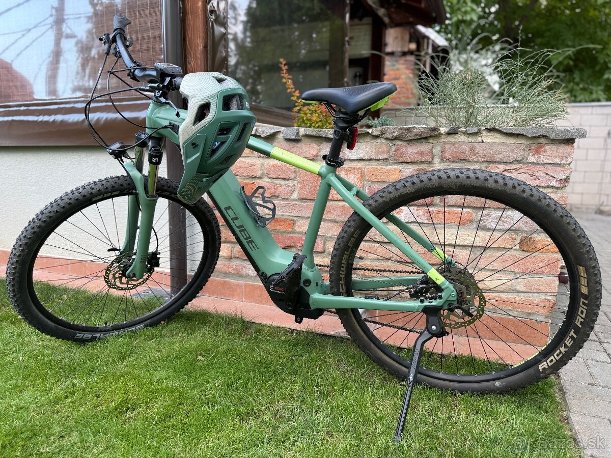 Elektrobicykel CUBE Touring Hybrid