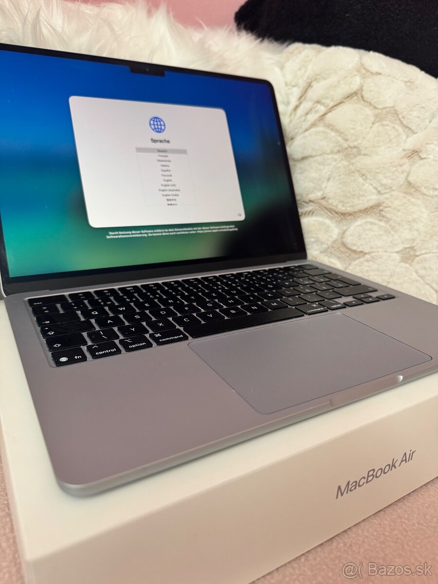 Predám MacBook Air 13 M4/ 256gb/ Sky Blue