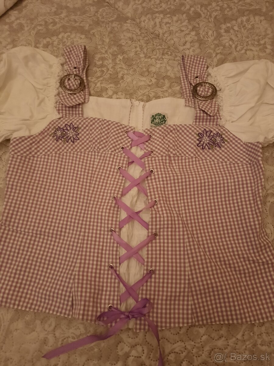 Folklorne blúzky