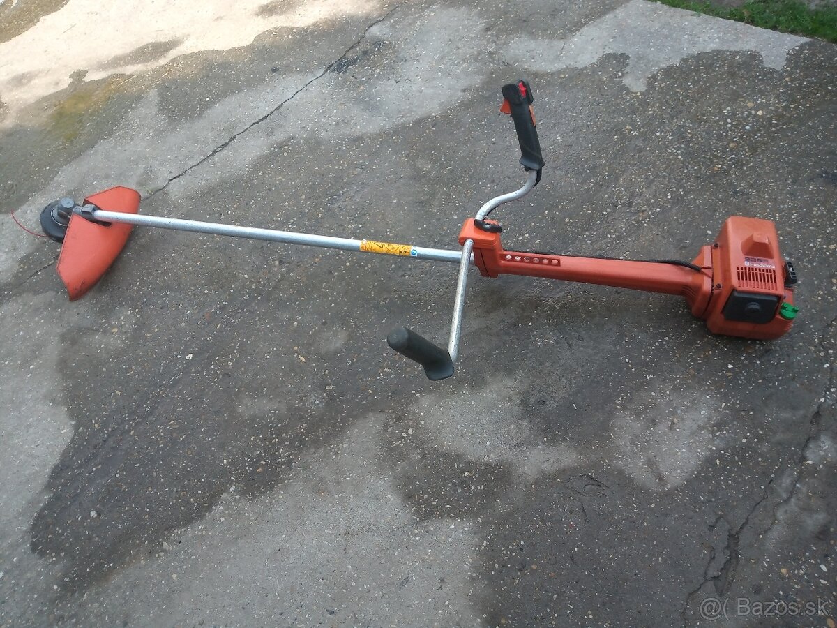 Krovinorez Husqvarna 235r