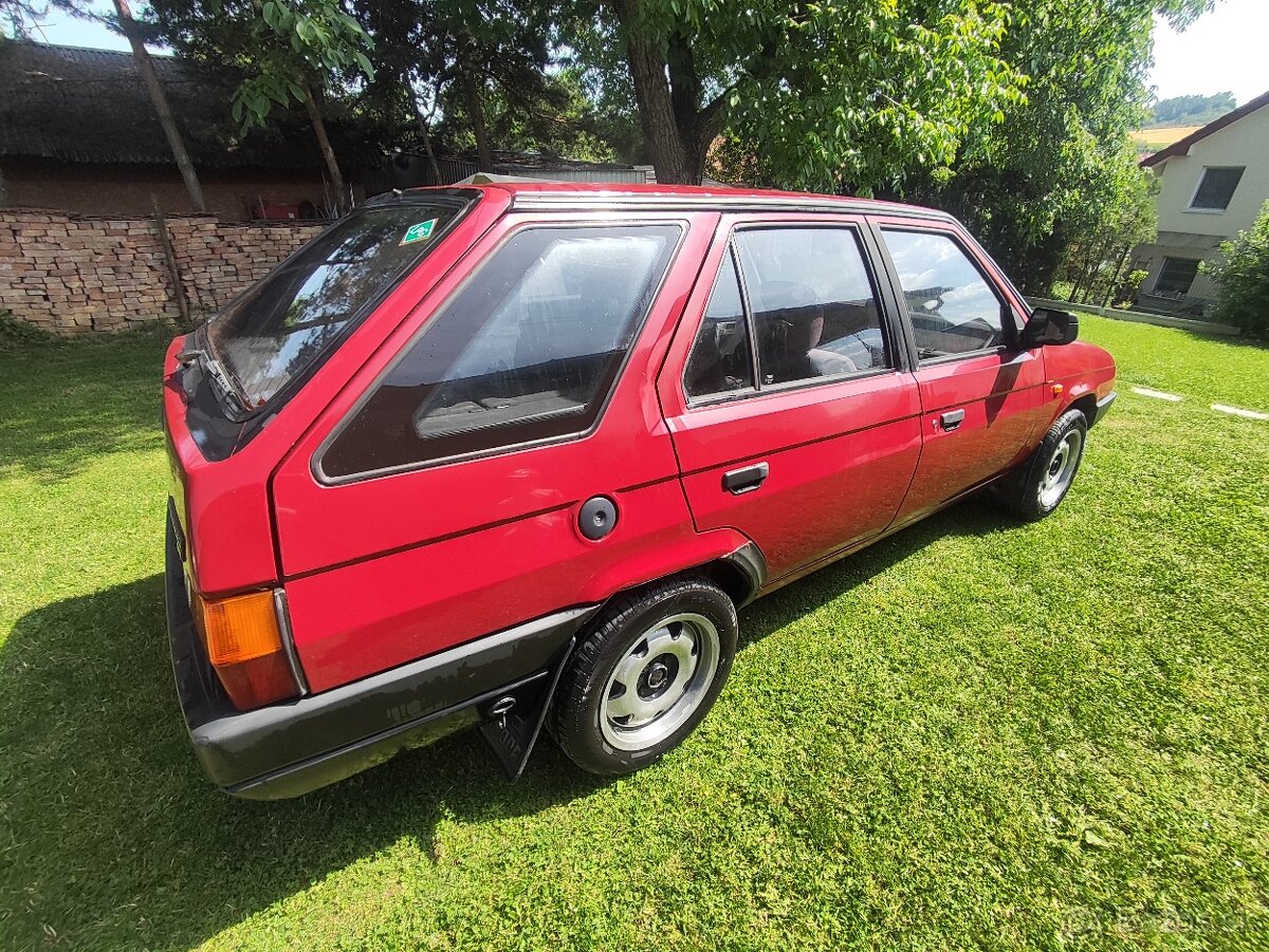 ŠKODA FORMAN 135