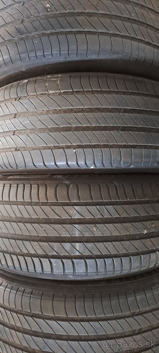 Predám 4ks pekné letné 225/45r17-94V Michelin