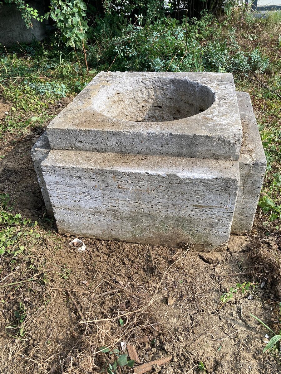 Betónové kvetináče