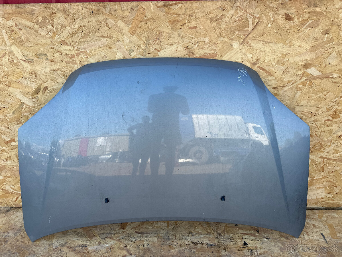 102.Prodám kapotu SUZUKI IGNIS
