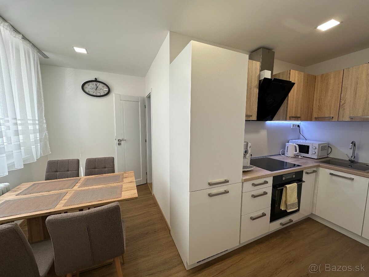 Prenájom 2-izbového bytu – sídlisko Banisko, Dolný Kubín