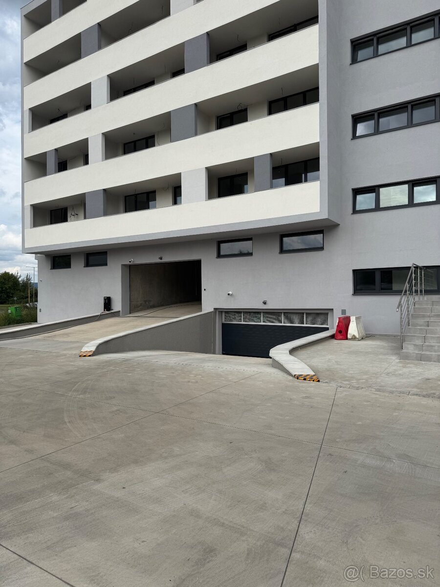 Garáže na prenájom na ZVONČEKOVEJ ul. v Michalovciach