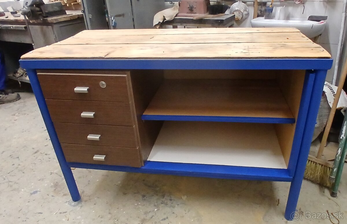 Pracovný ponk, stôl