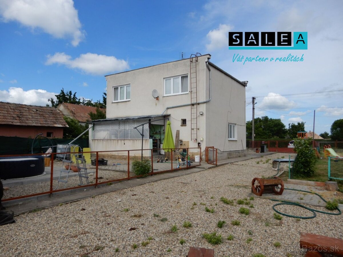 Útulný rodinný dom, 140 m2, garáž, letná kuchyňa, Hronovce,