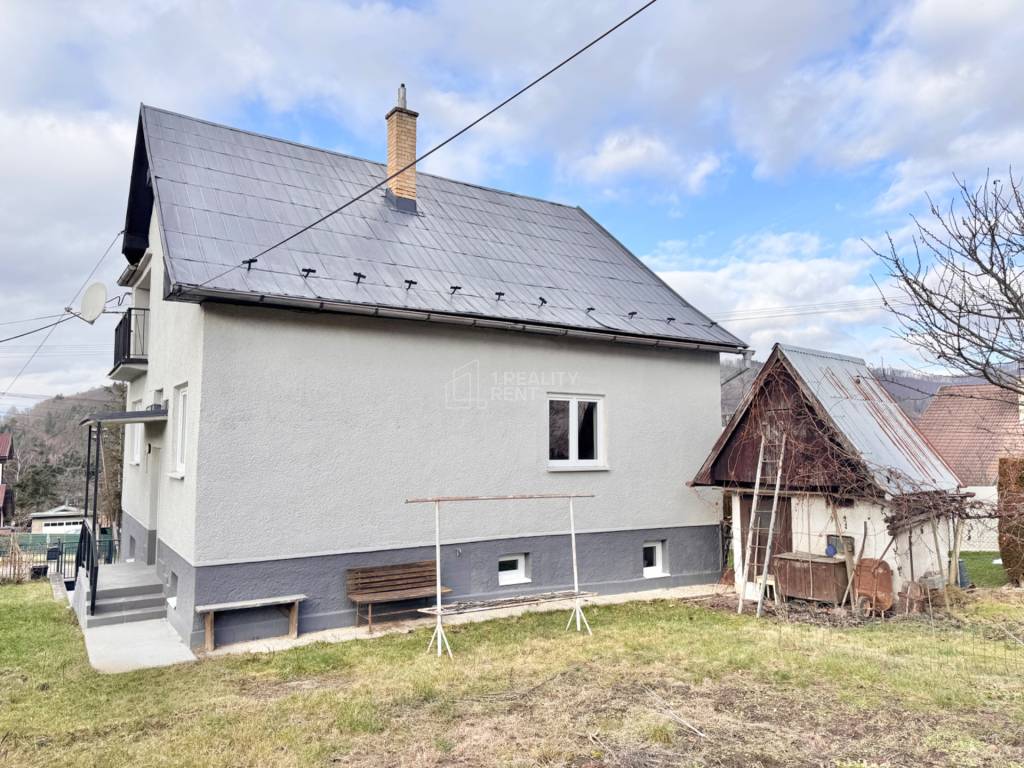 Útulný rodinný dom po rekonštrukcii v pokojnej časti Žiliny