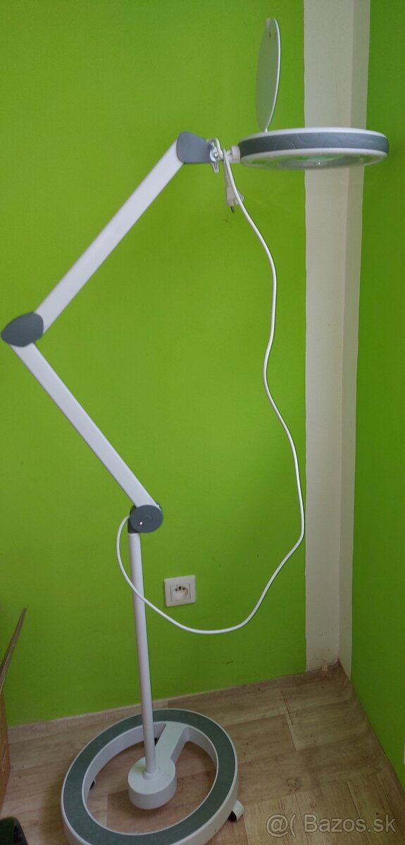 Kozmetická lampa s lupou BeauntyOne Elegant LED