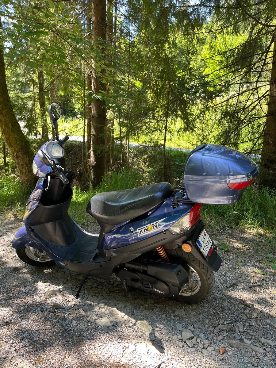 Skúter Adamoto znen 50ccm