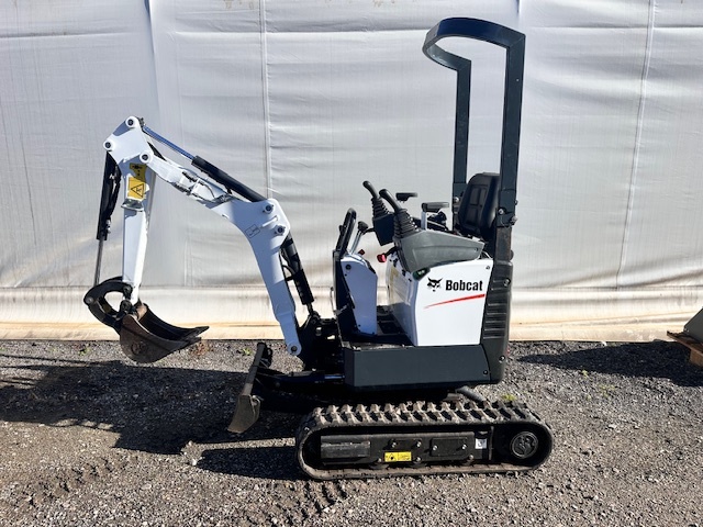 Predám minibager zn. Bobcat E 10