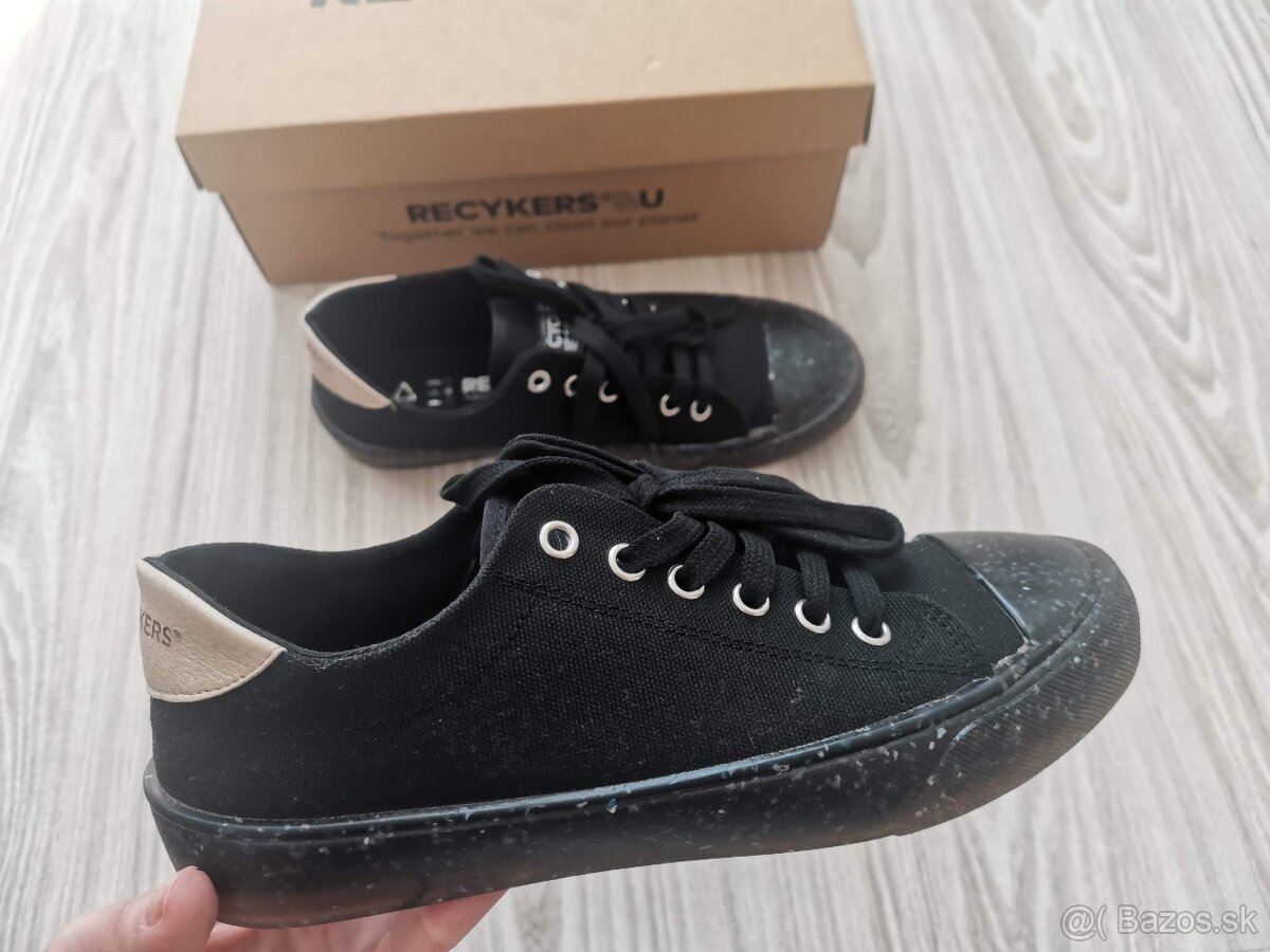 Čierne dámske ekologické tenisky Recykers č. 38