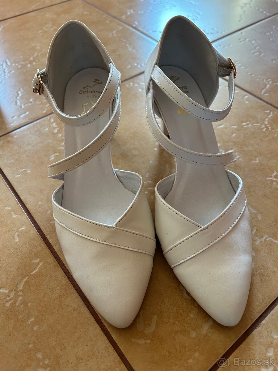 Biele kožené lodičky