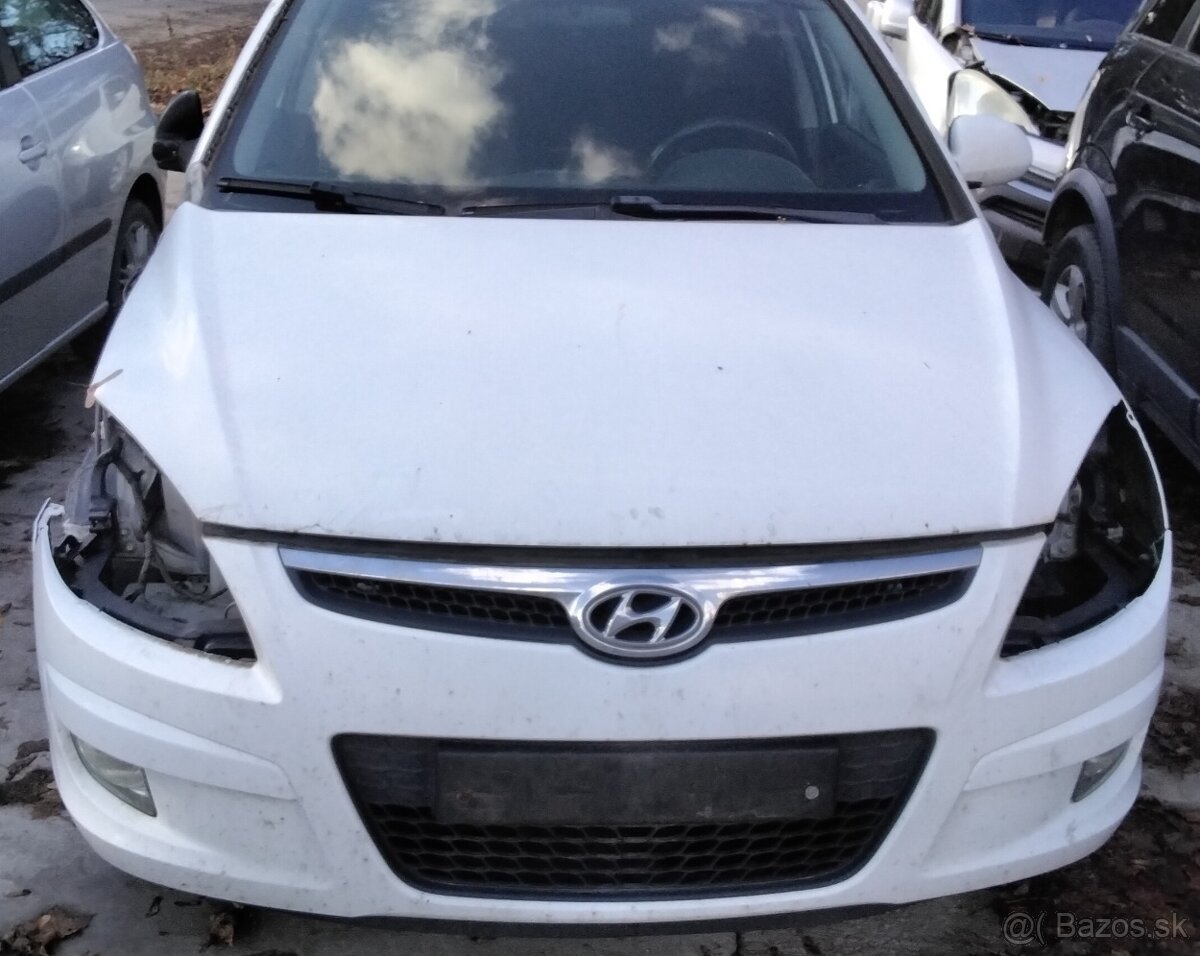 HYUNDAI i30 1.4 2009 predám motor G4FA, NÁRAZNÍK, KAPOTA, ST