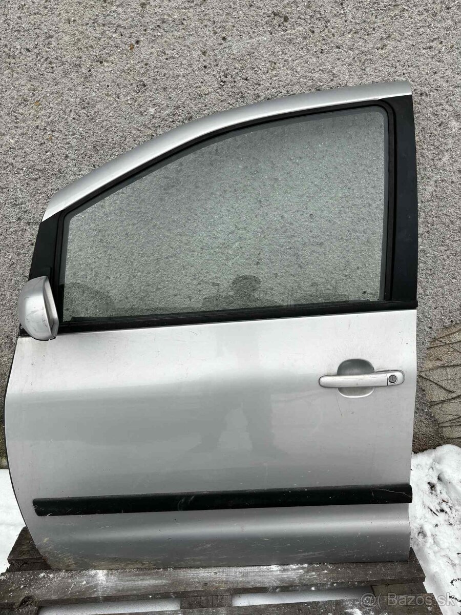 Náhradné diely na VW Sharan