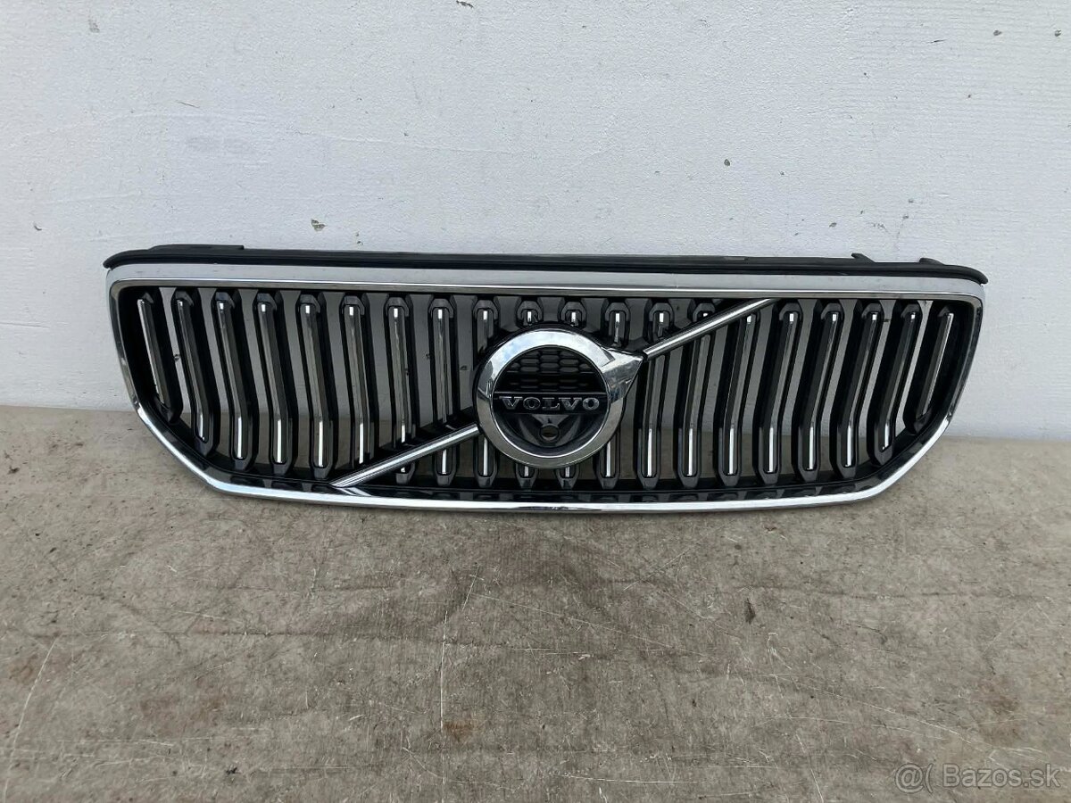 VOLVO XC40 2018- PREDNÁ MASKA