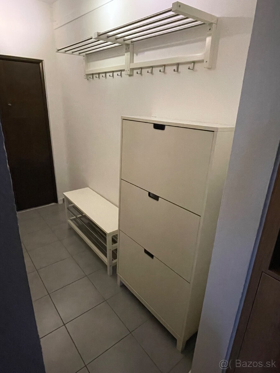 Botnik, lavica a vesiaky