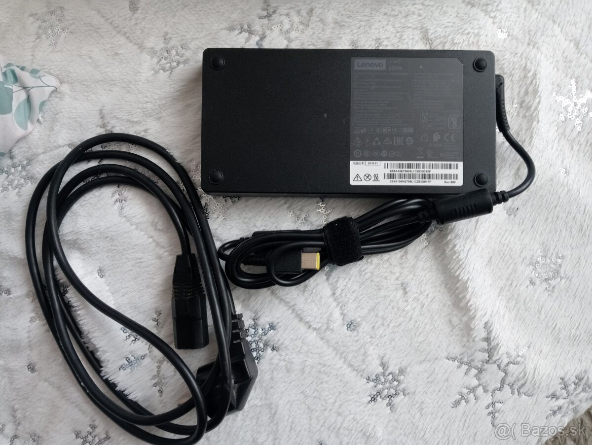 predám nabíjačku pre ntb Lenovo , hranatá koncovka 230W