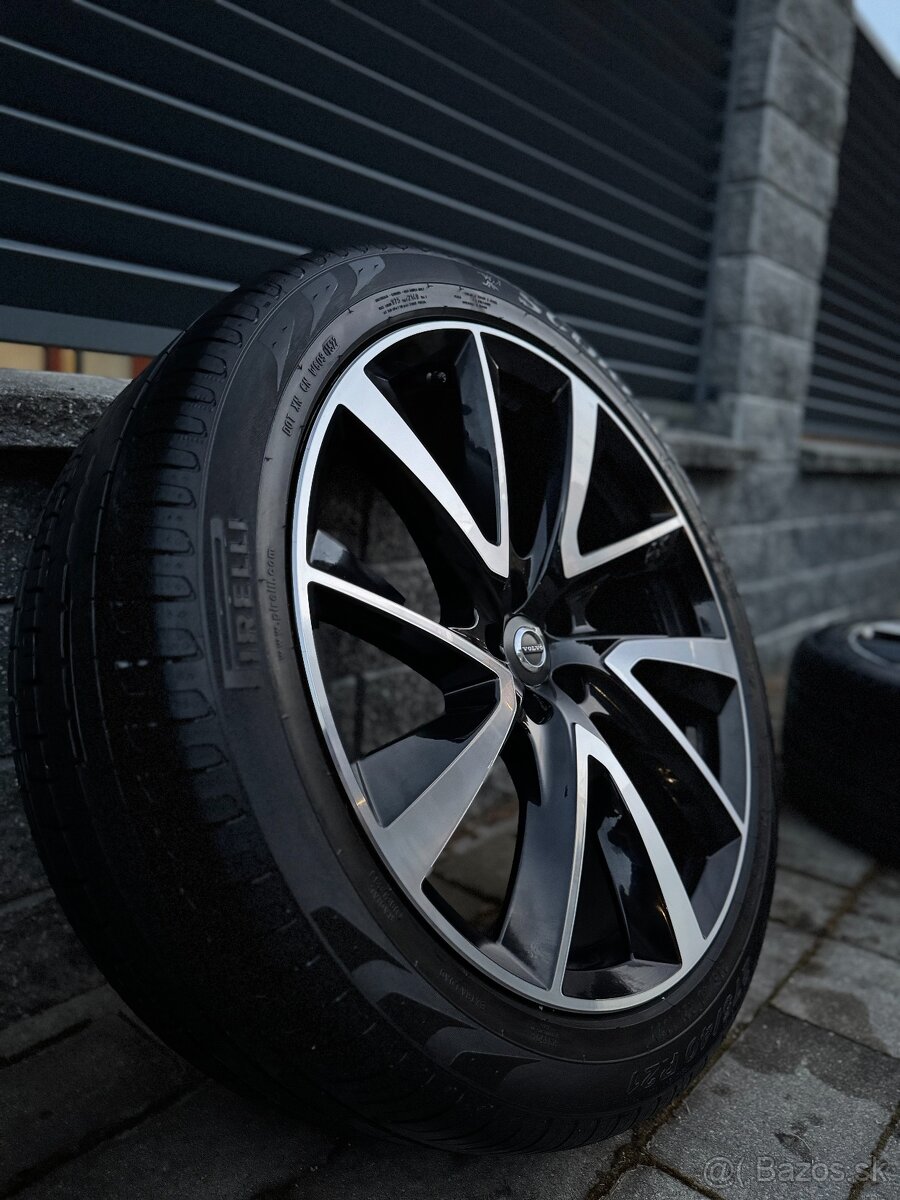 Volvo Kolesá R21 / Pirelli Scorpion Verde