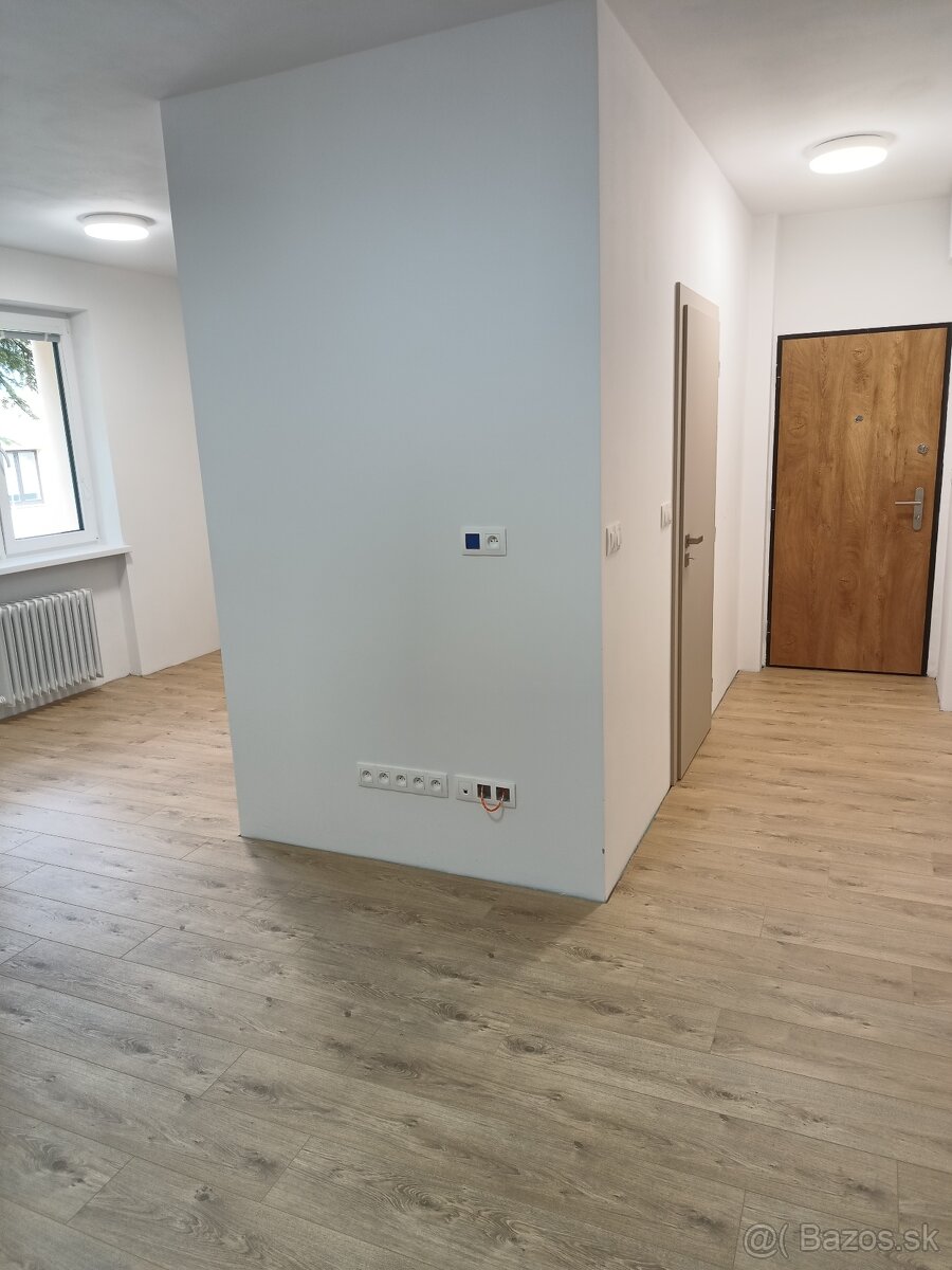 Novo zrekonštruovaný 3i byt Brezová pod Bradlom