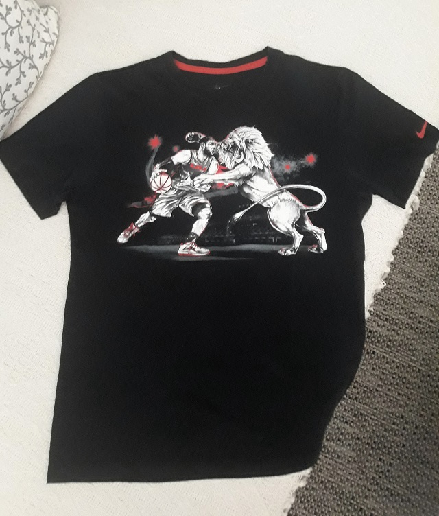Na predaj pánske tričko, basket. motív - Niké, M
