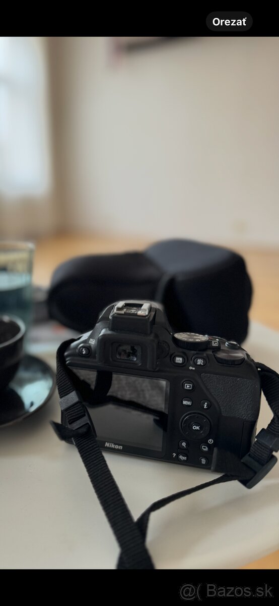 Predám zrkadlový fotoaparát NIKON D3500